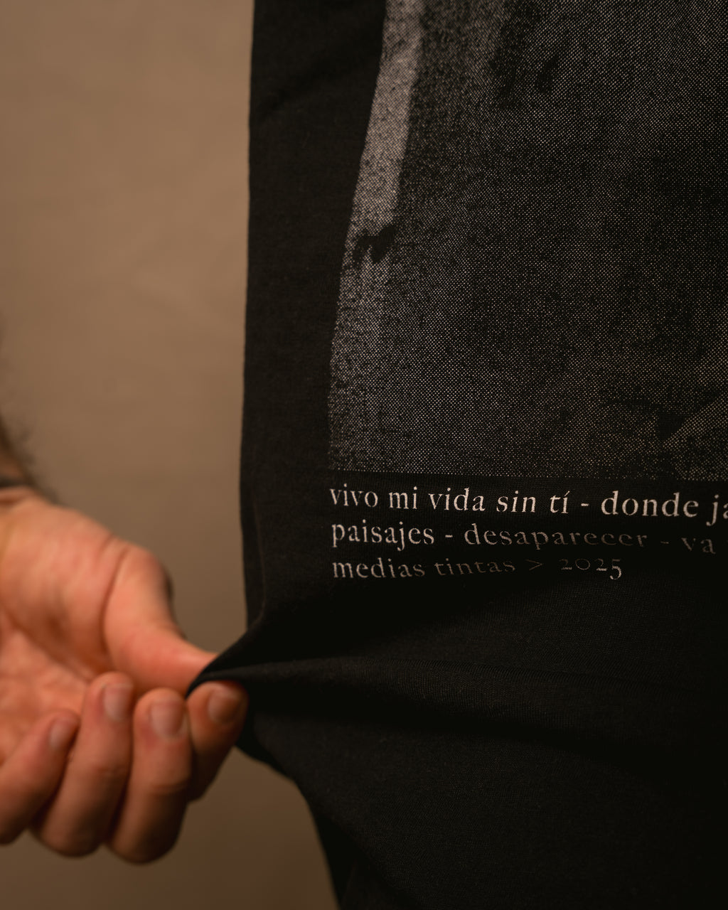 Player Negra - Después del Norte por Paola Decanini