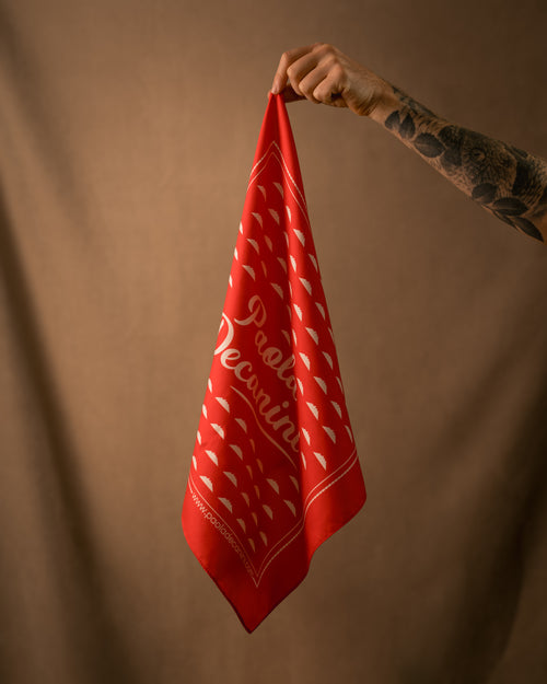 Mascada Roja por Paola Decanini